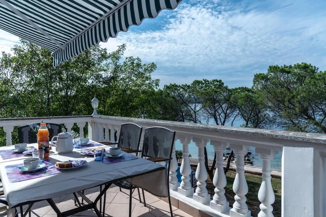 Apartment Bor - On The Beach Malinska