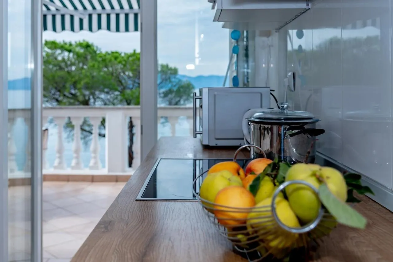 Apartment Bor - On The Beach Malinska