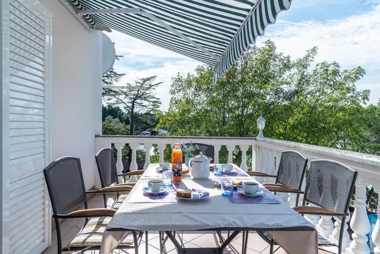 Apartment Bor - On The Beach Malinska Croatia