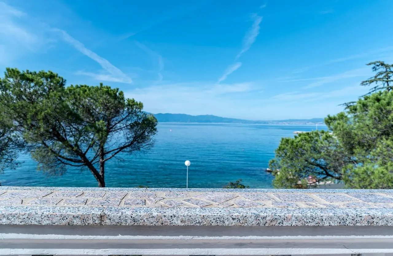 Apartment Bor - On The Beach Malinska Croatia