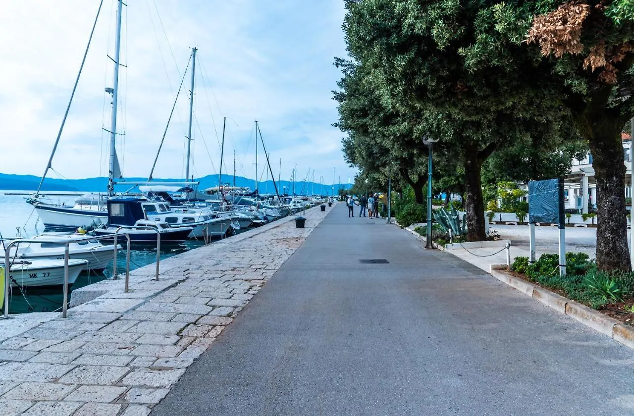 Apartment Bor - On The Beach Malinska