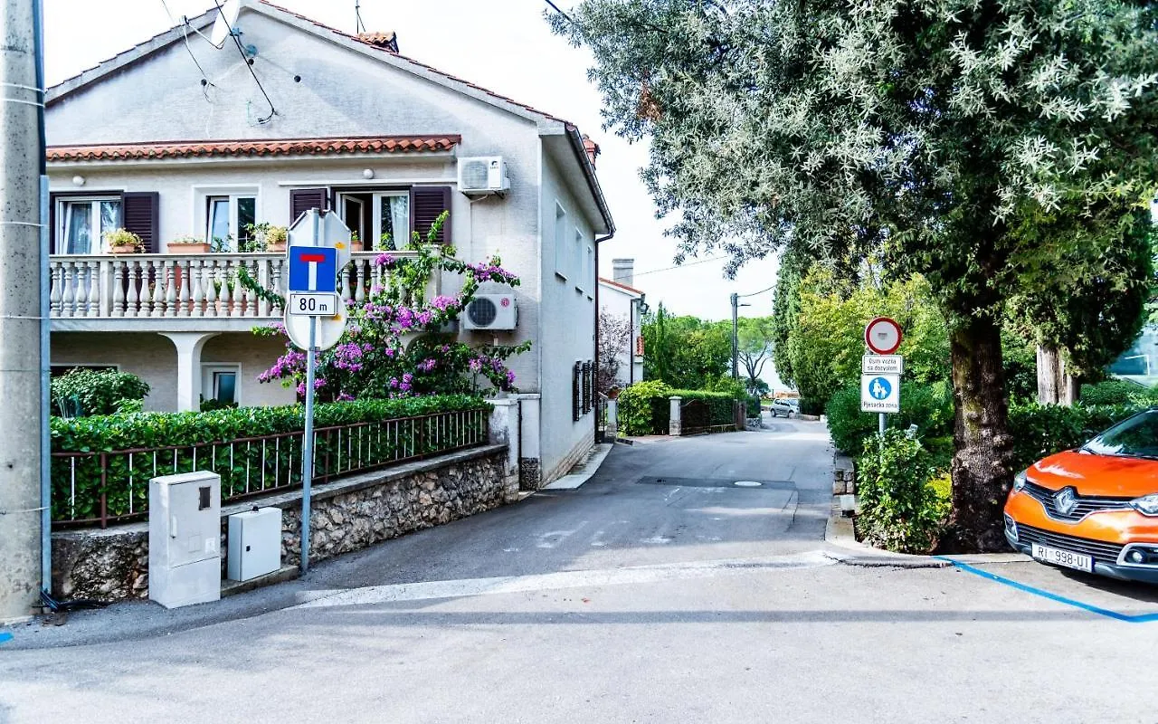 Apartment Bor - On The Beach Malinska
