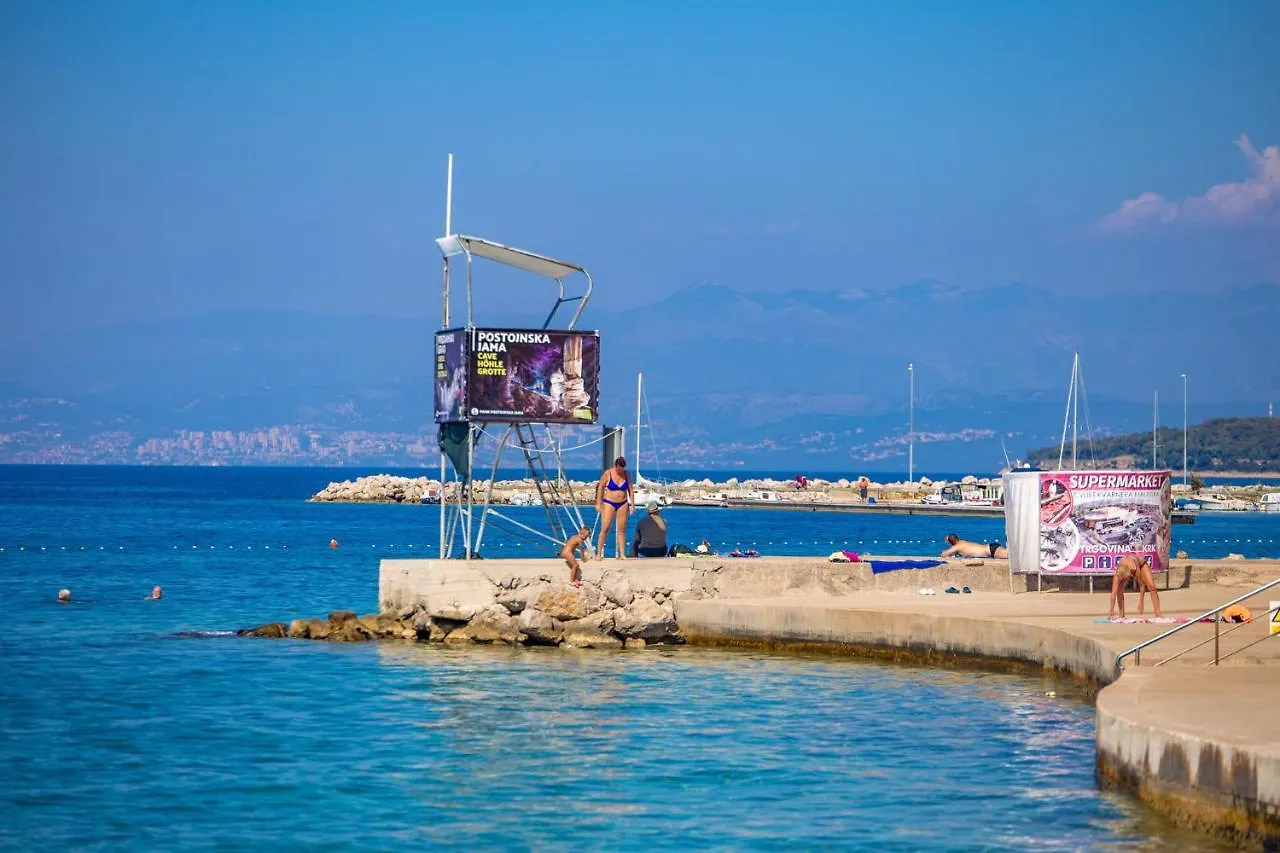 Apartment Bor - On The Beach Malinska