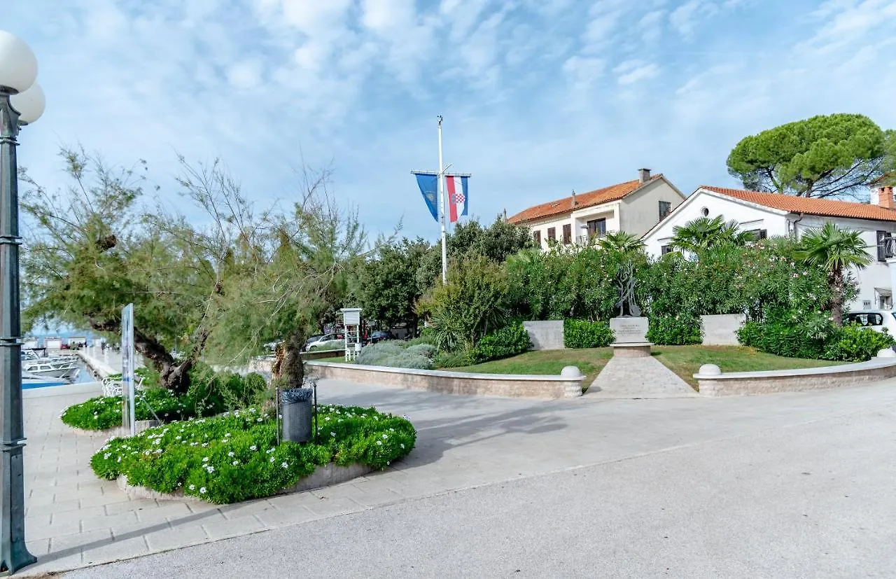 Apartment Bor - On The Beach Malinska