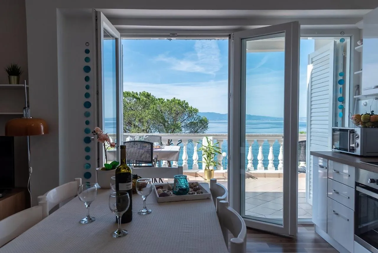 Apartment Bor - On The Beach Malinska