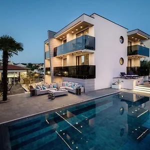 Luxury Curiera Malinska